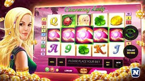 lucky god slots MMK ဖြင့် Myanmar ကစားသမားများ mobile slots ကစားနေသောပုံ